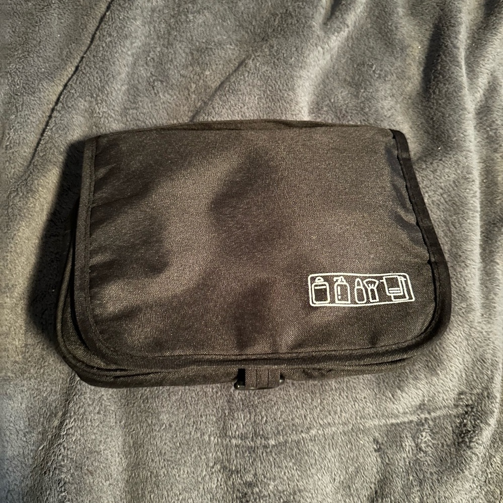 Travel bag for necessities